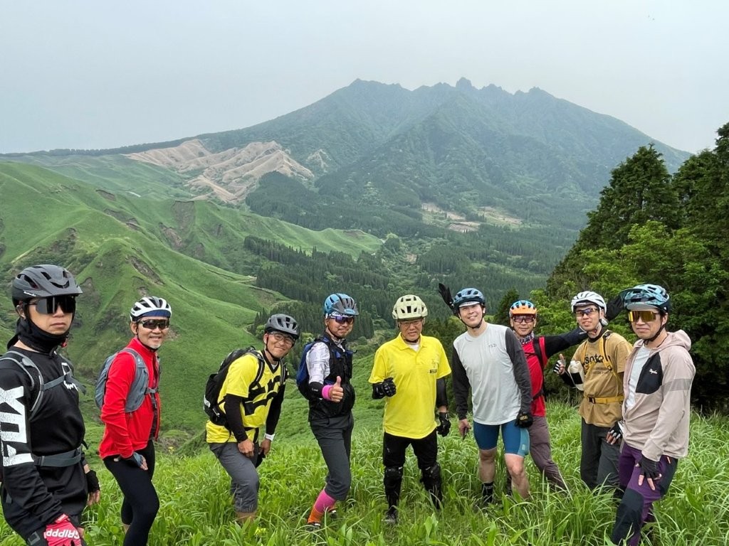 コルナゴ部長こと中尾公一さんレポート「今季最後の町古閑牧野MTBライド」 | 道の駅 阿蘇